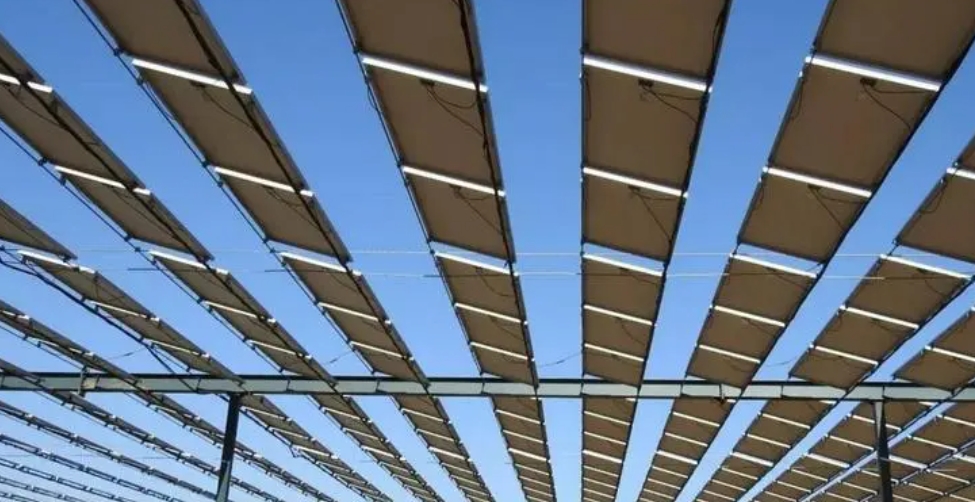 What are the advantages of flexible photovoltaic brackets over traditional brackets?